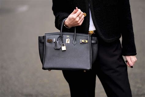 how to carry Birkin bags